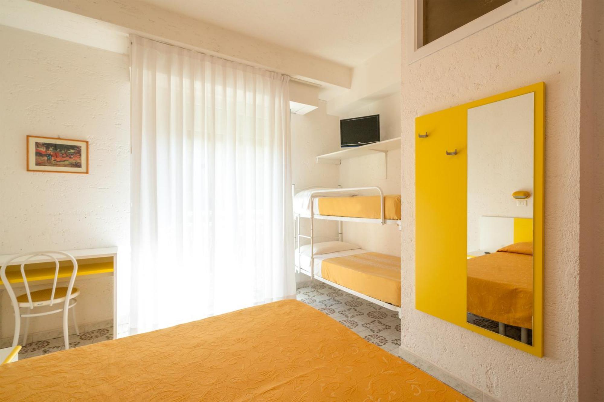 Hotel Marconi 卡托利卡 外观 照片