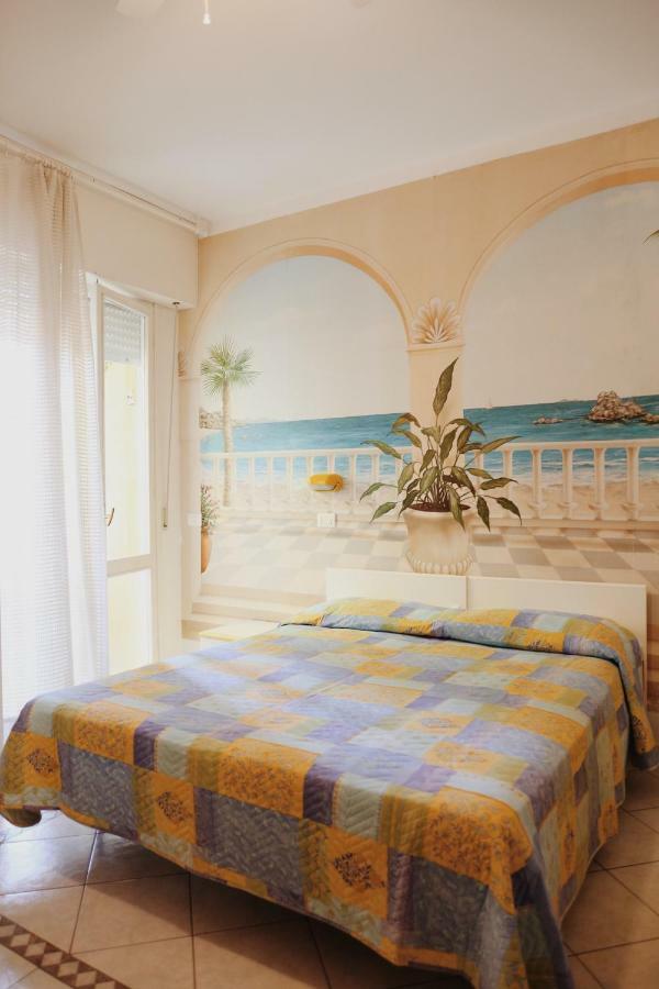 Hotel Marconi 卡托利卡 外观 照片