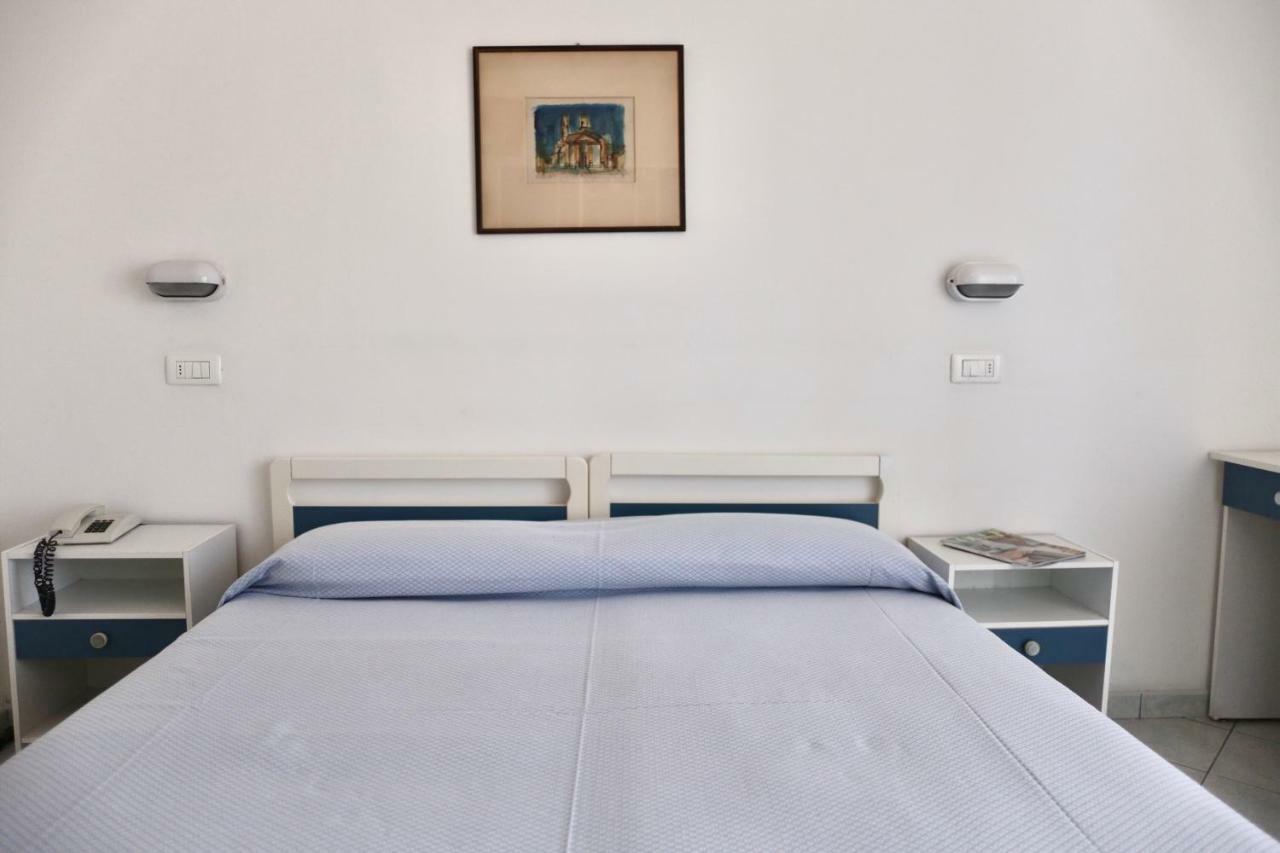 Hotel Marconi 卡托利卡 外观 照片